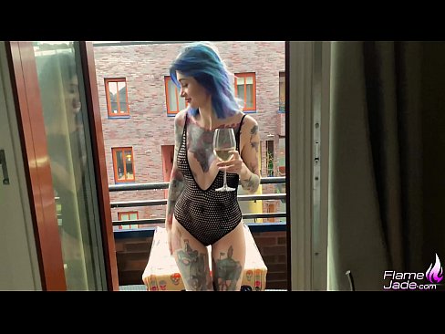 ❤️ Valtava tyttö imee nieleskellen ja naidaan intohimoisesti avoimen taivaan alla ❌ Super porno at us